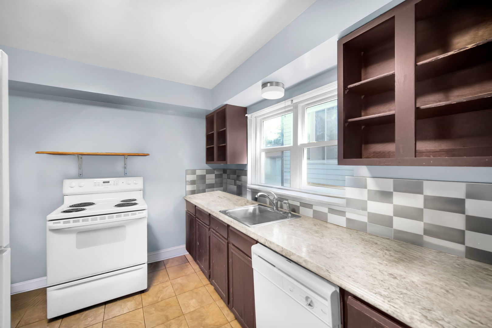 313 Harlem Avenue Property Photo 8
