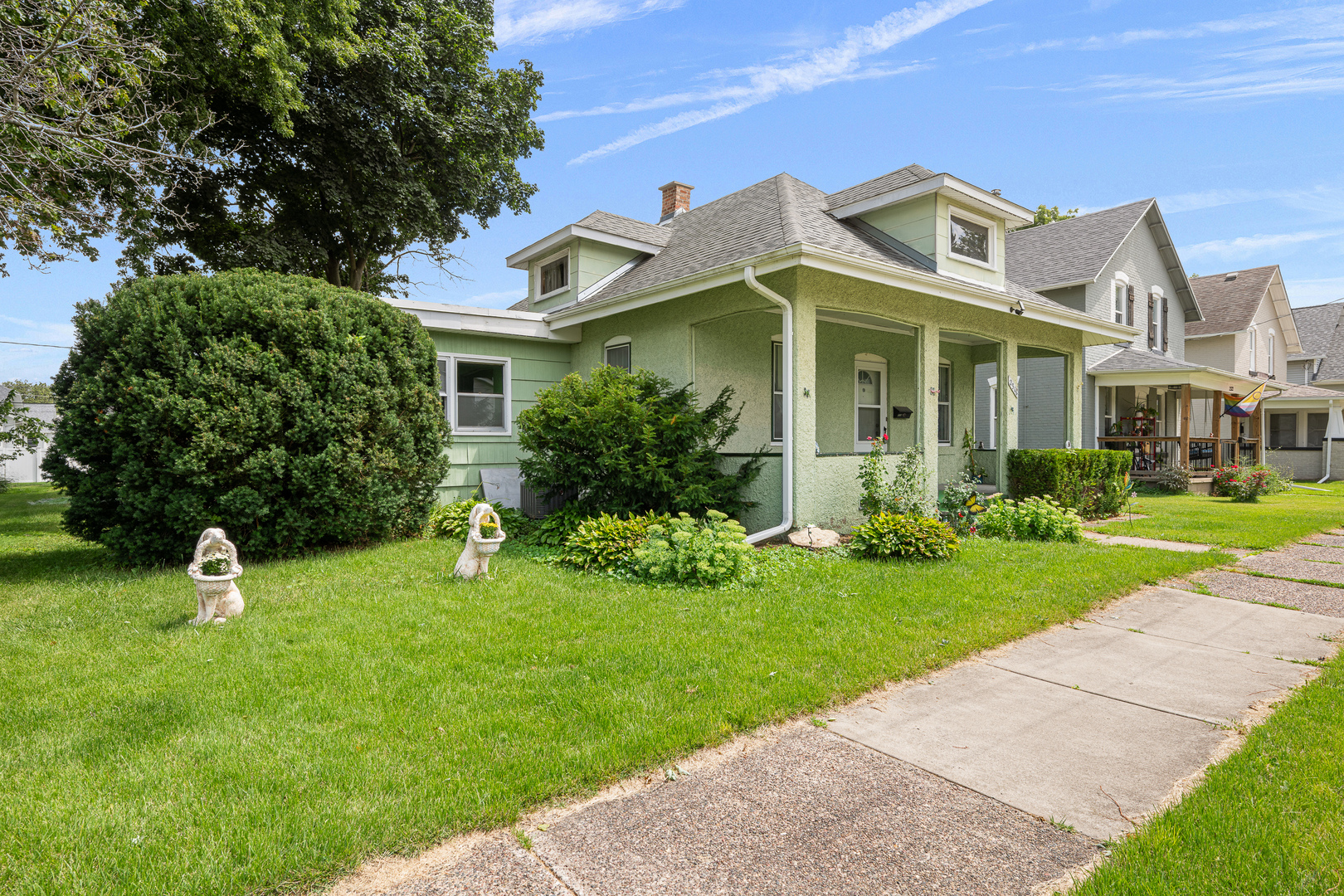2318 5th Street Property Photo 2