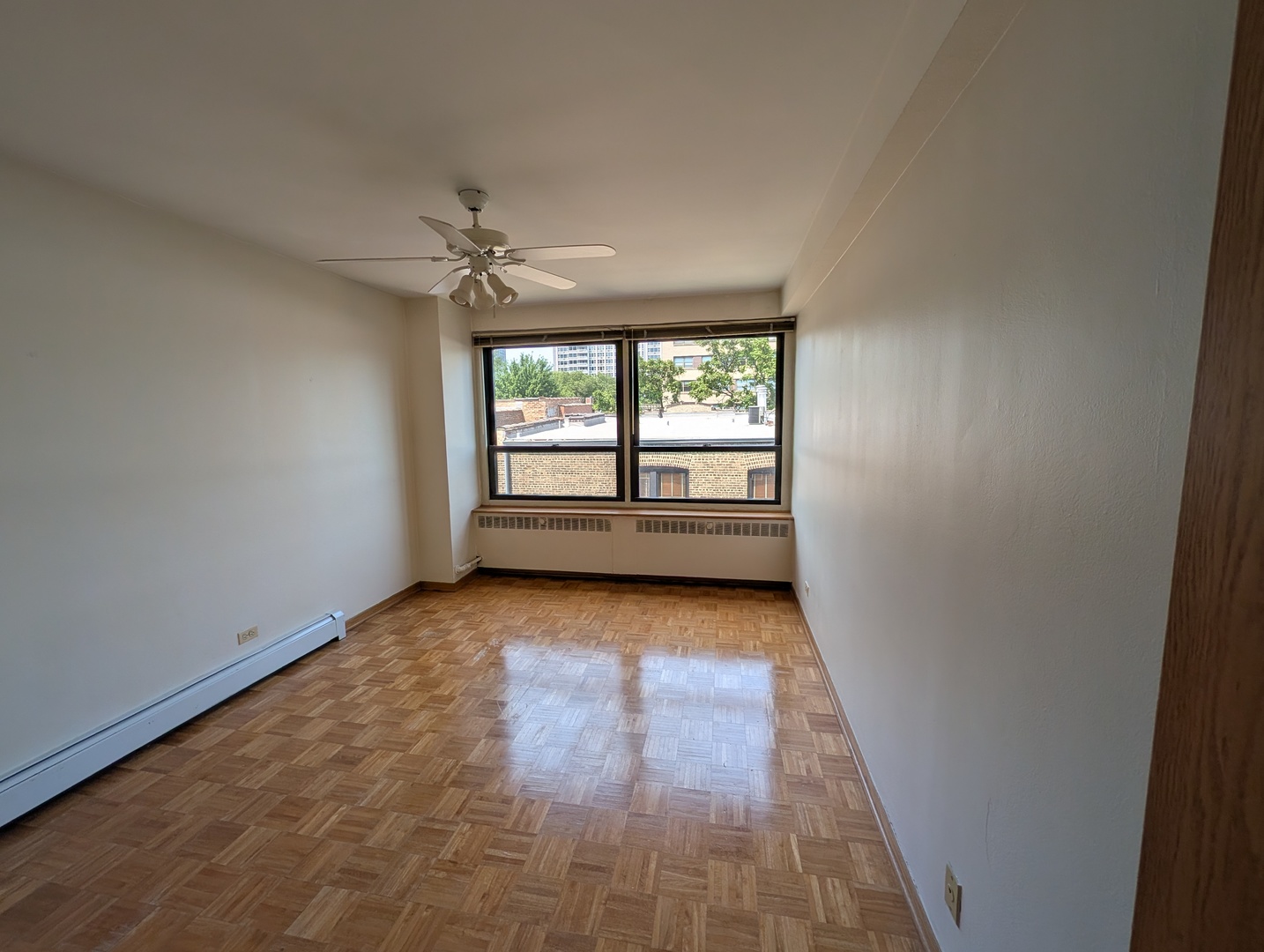 4180 N Marine Drive 512 Property Photo 4