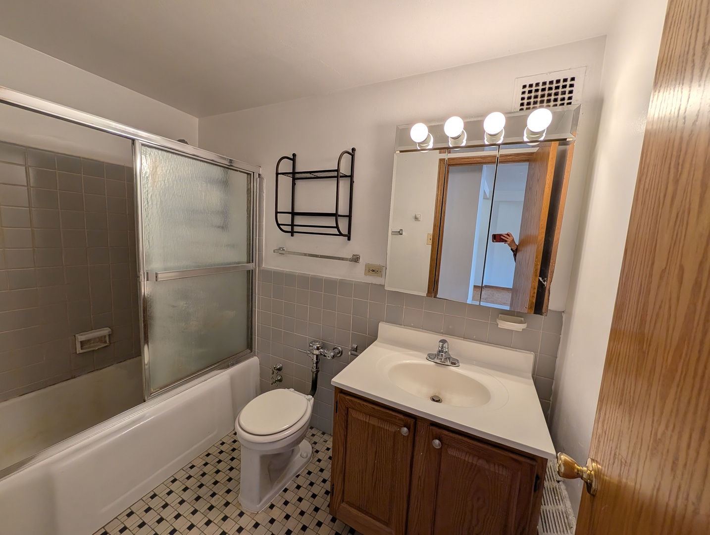 4180 N Marine Drive 512 Property Photo 7