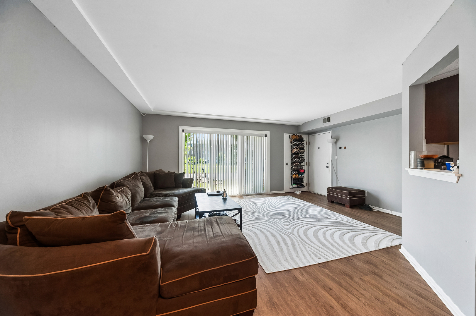 10337 B Dearlove Road Property Photo 6
