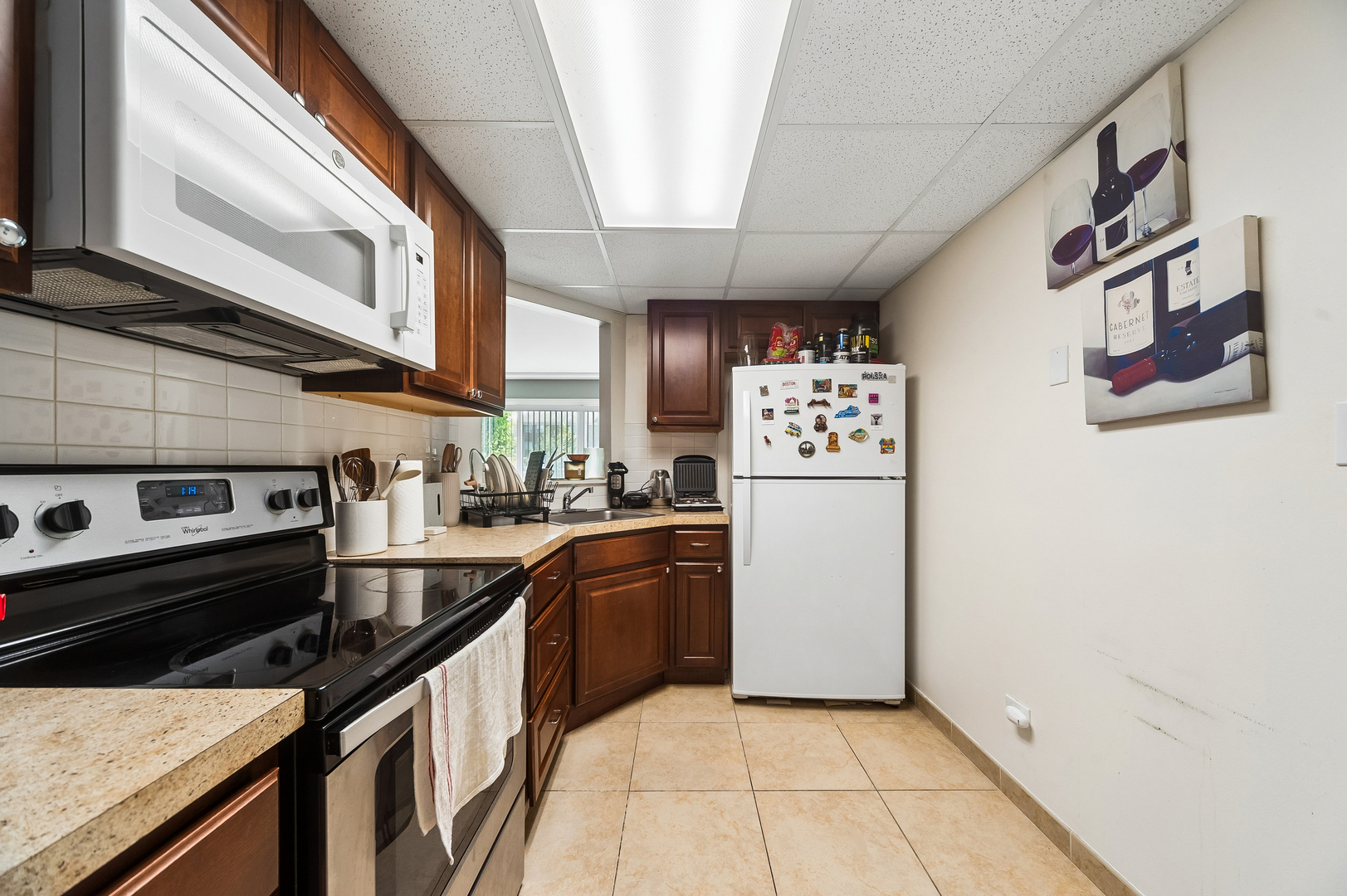 10337 B Dearlove Road Property Photo 8