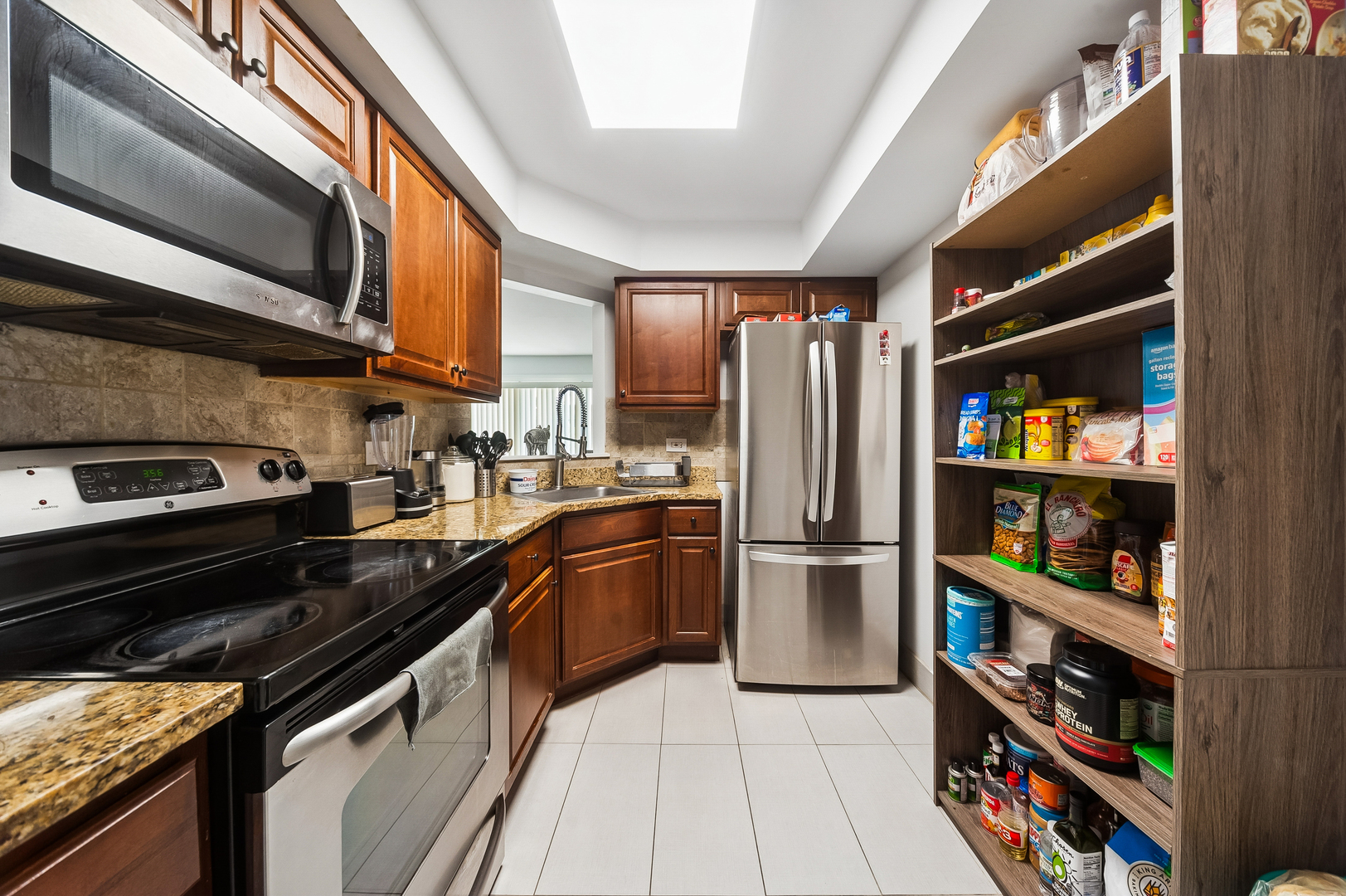 10337 B Dearlove Road Property Photo 13