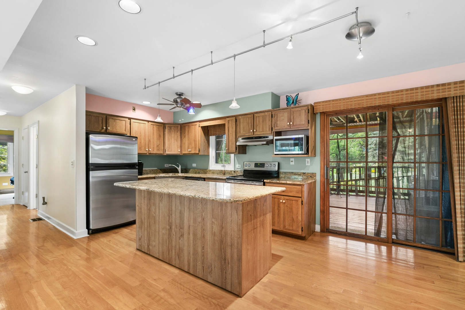 38690 N Boulevard View Avenue Property Photo 10