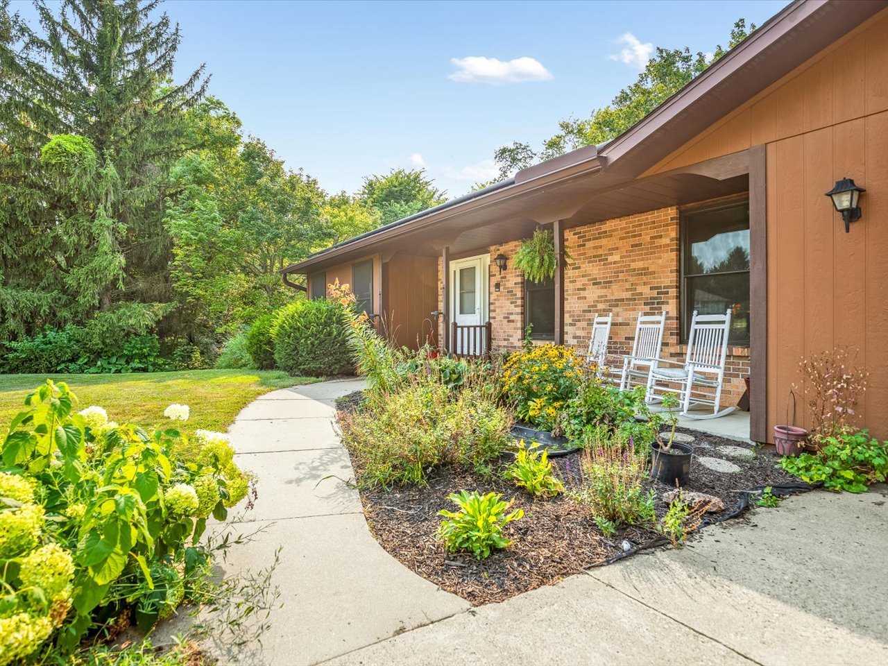 3222 N Silver Ridge Drive Property Photo 4