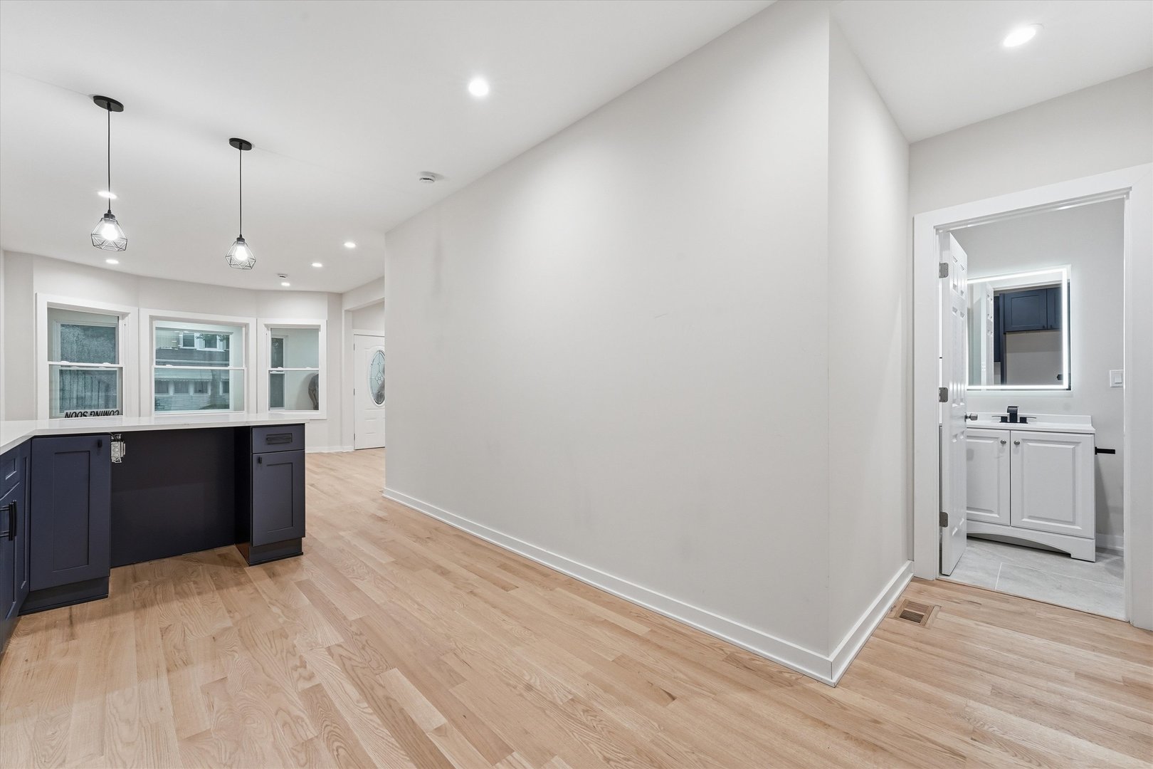 821 N Lockwood Avenue Property Photo 12