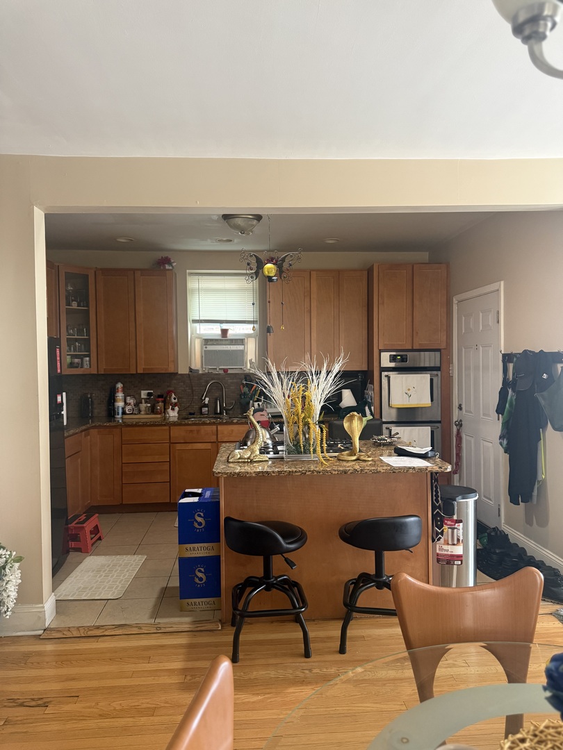 8942 S Blackstone Avenue Property Photo 3