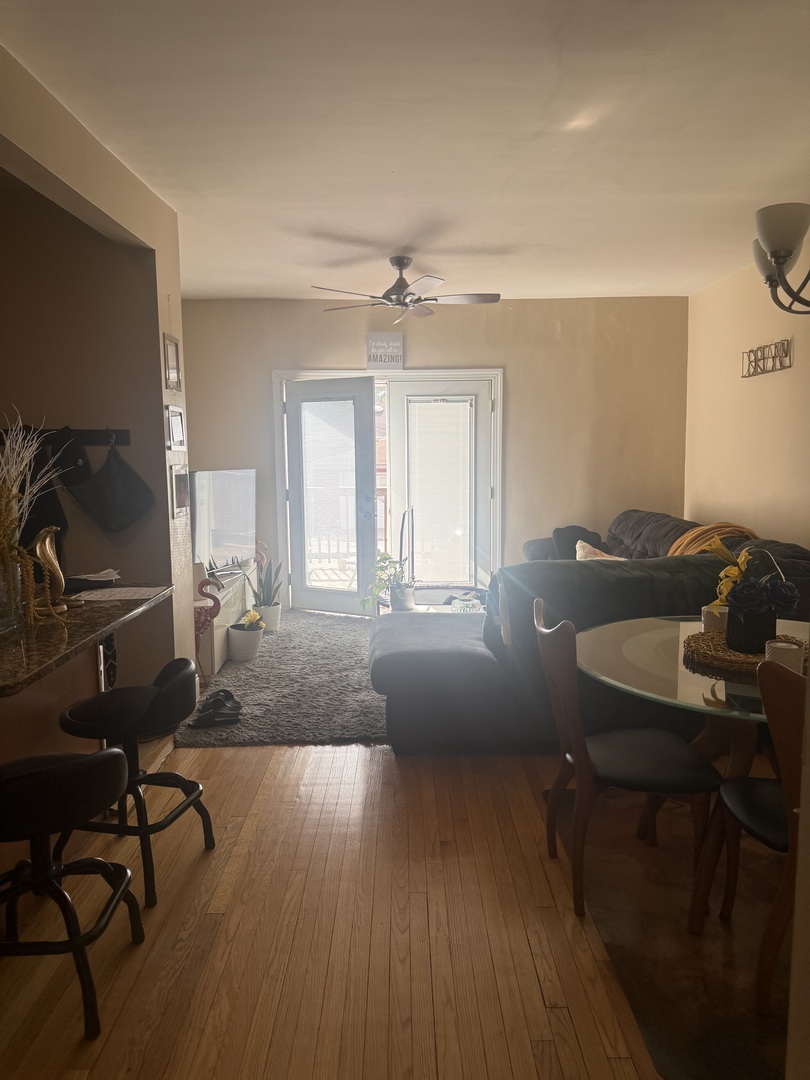 8942 S Blackstone Avenue Property Photo 4