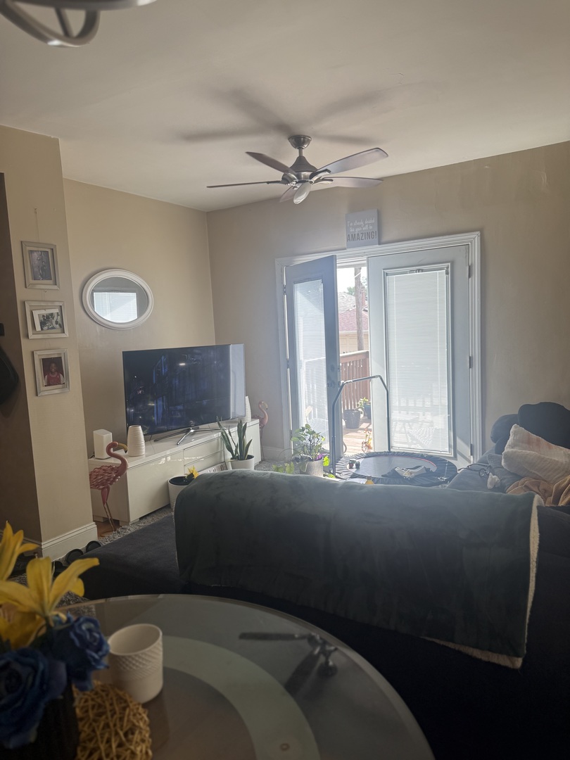 8942 S Blackstone Avenue Property Photo 5