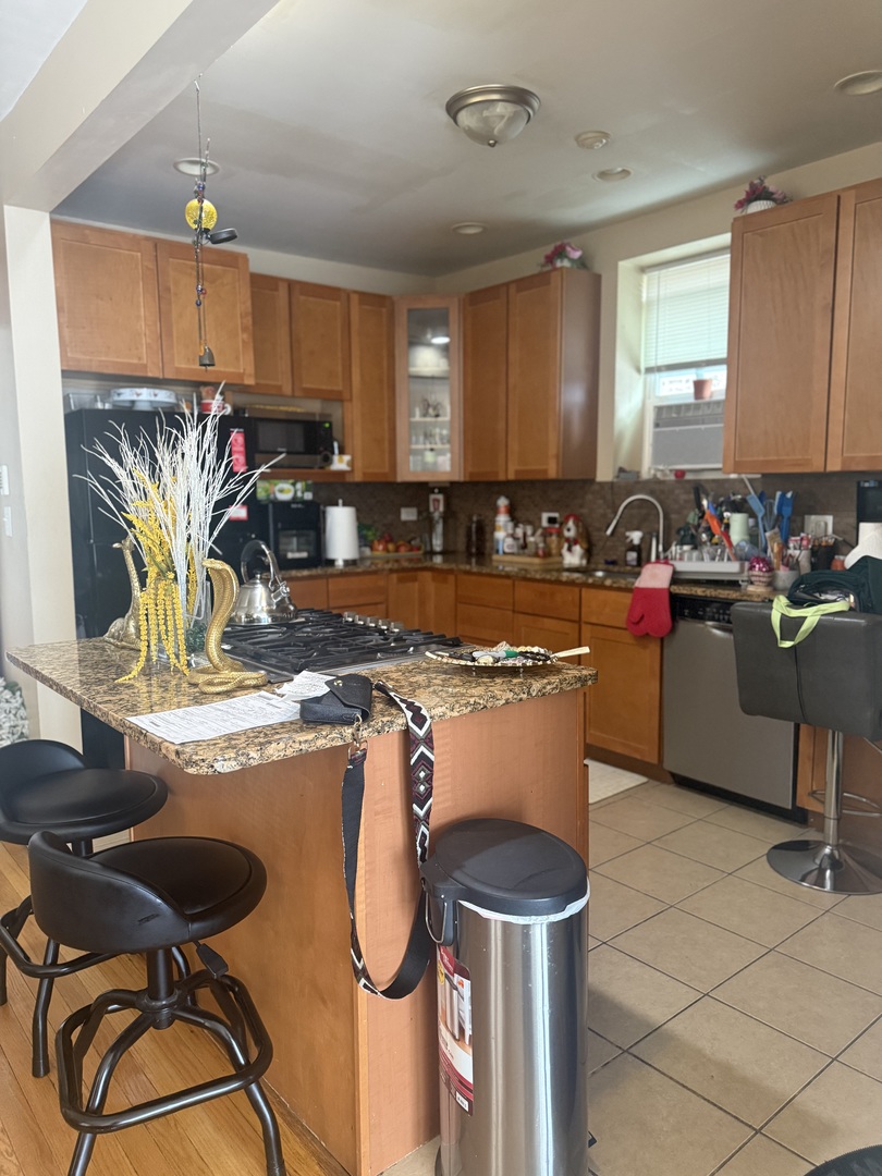 8942 S Blackstone Avenue Property Photo 7