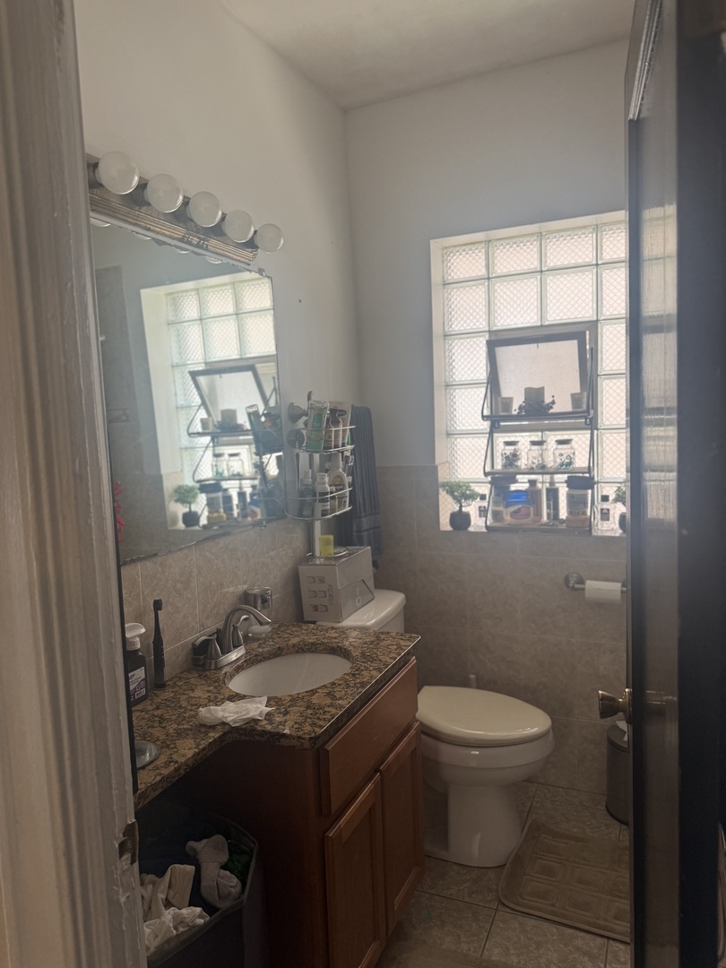 8942 S Blackstone Avenue Property Photo 9