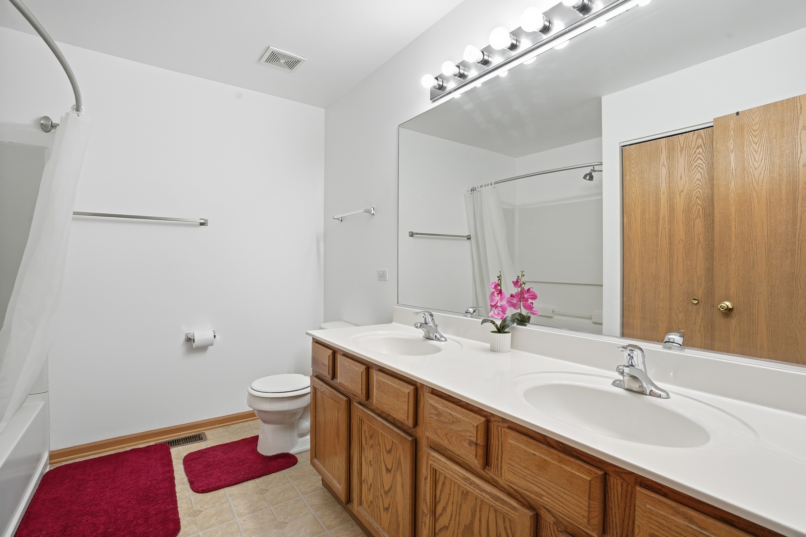 240 S Alder Creek Drive Property Photo 15