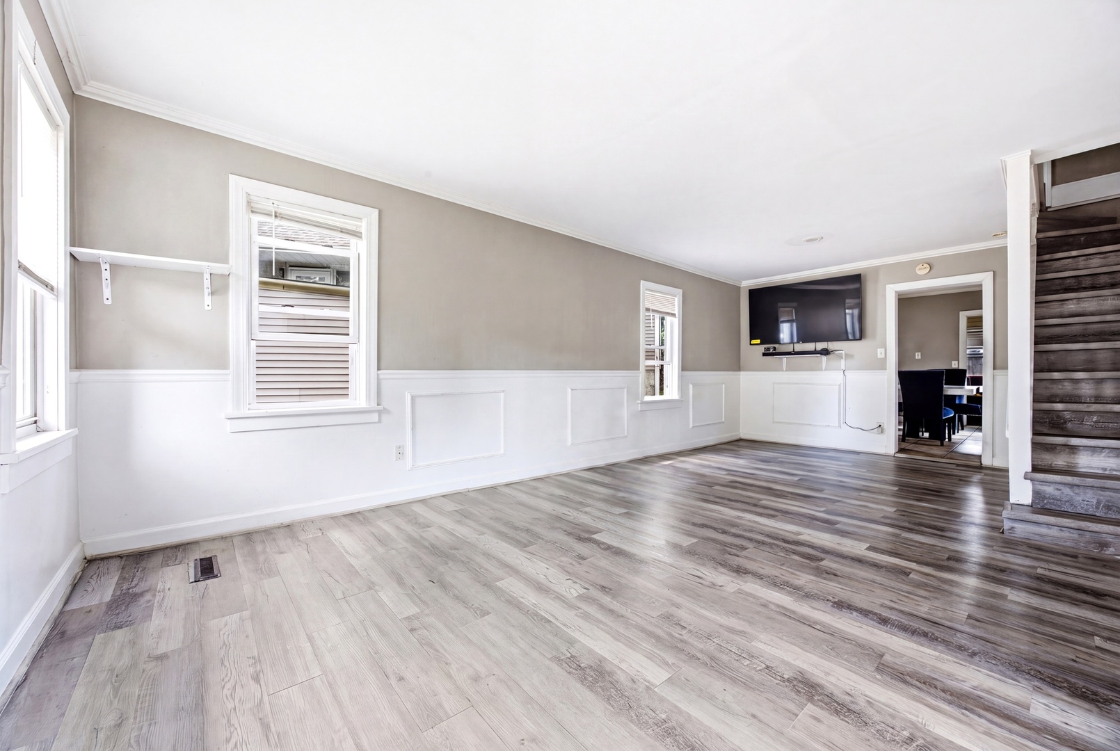327 Ann Street Property Photo 4