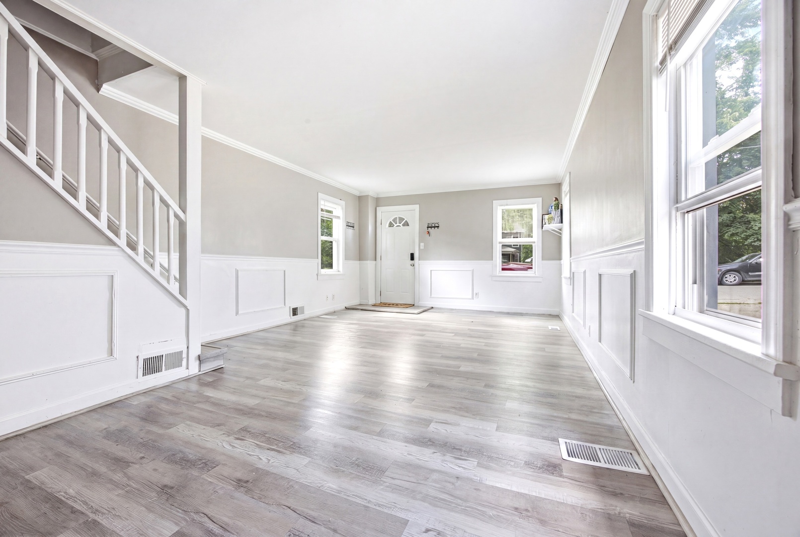 327 Ann Street Property Photo 5