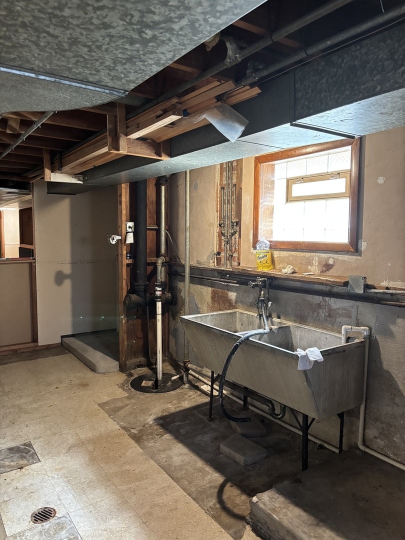 6022 S Natoma Avenue Property Photo 12