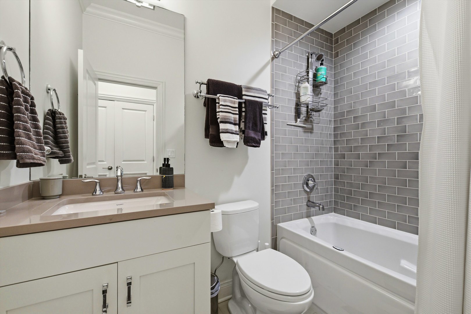 3228 N Seminary Avenue 2 Property Photo 17
