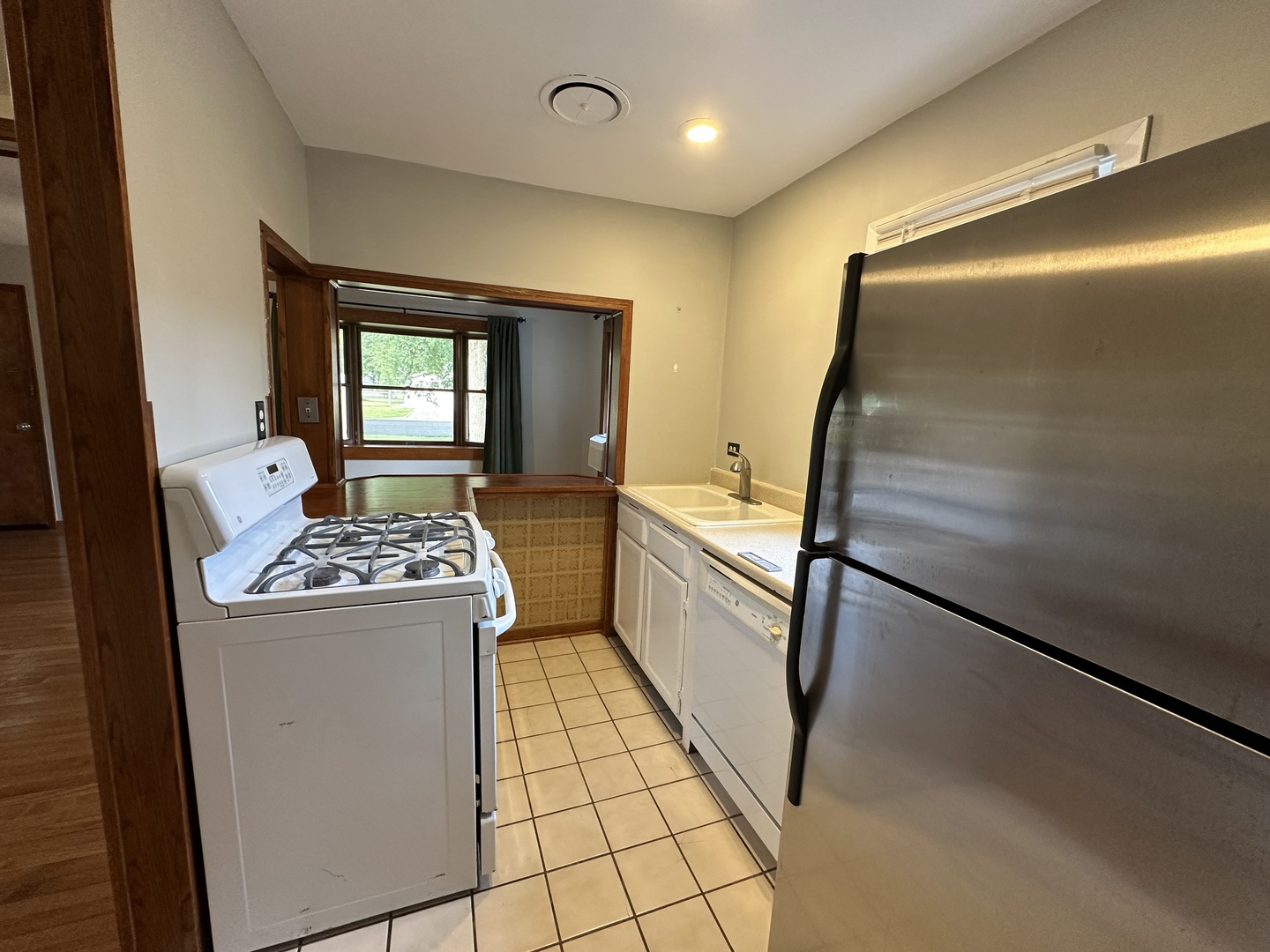 37 S Heather Drive Property Photo 8