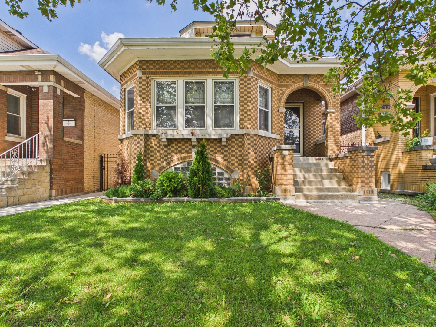 5242 W Schubert Avenue Property Photo