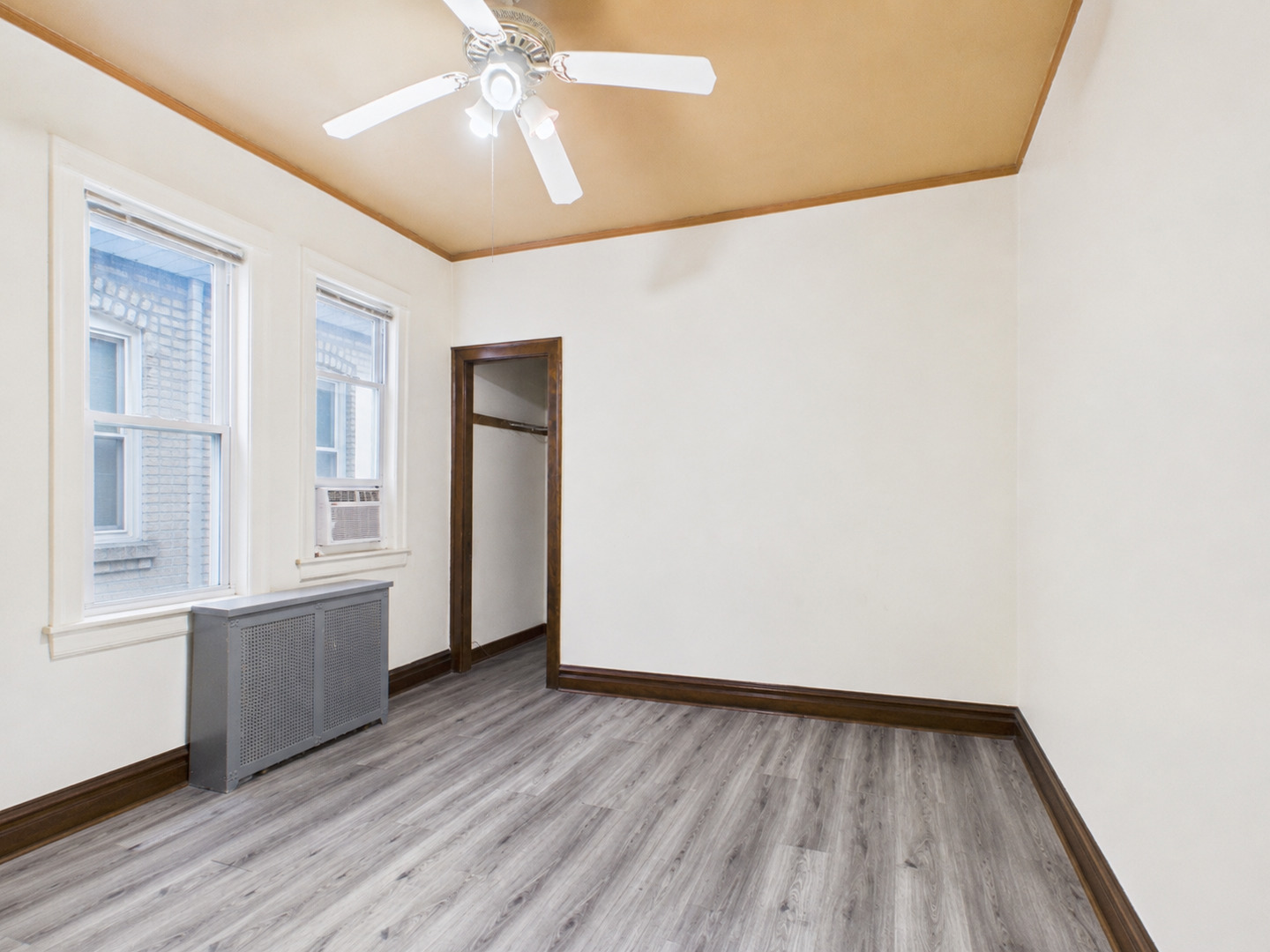 5242 W Schubert Avenue Property Photo 9