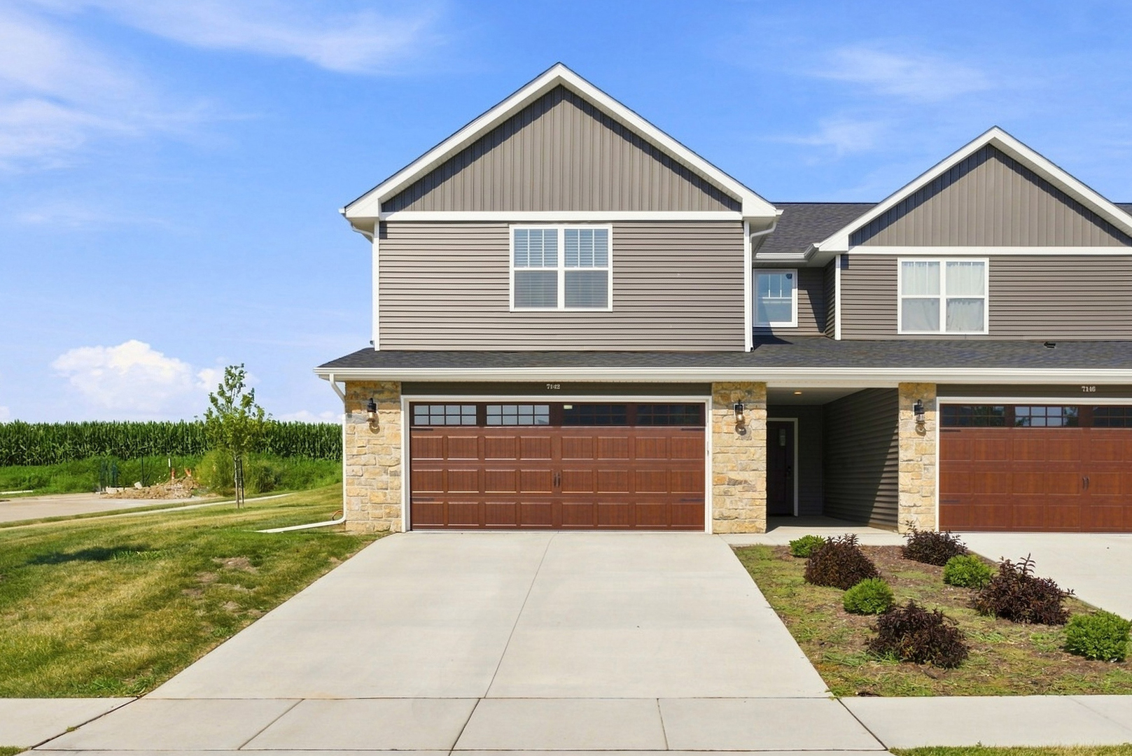 7142 Grove Crossing Property Photo 1