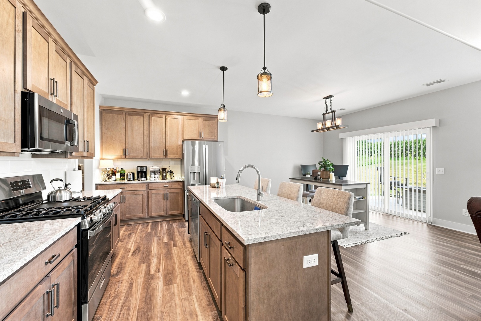 7142 Grove Crossing Property Photo 4