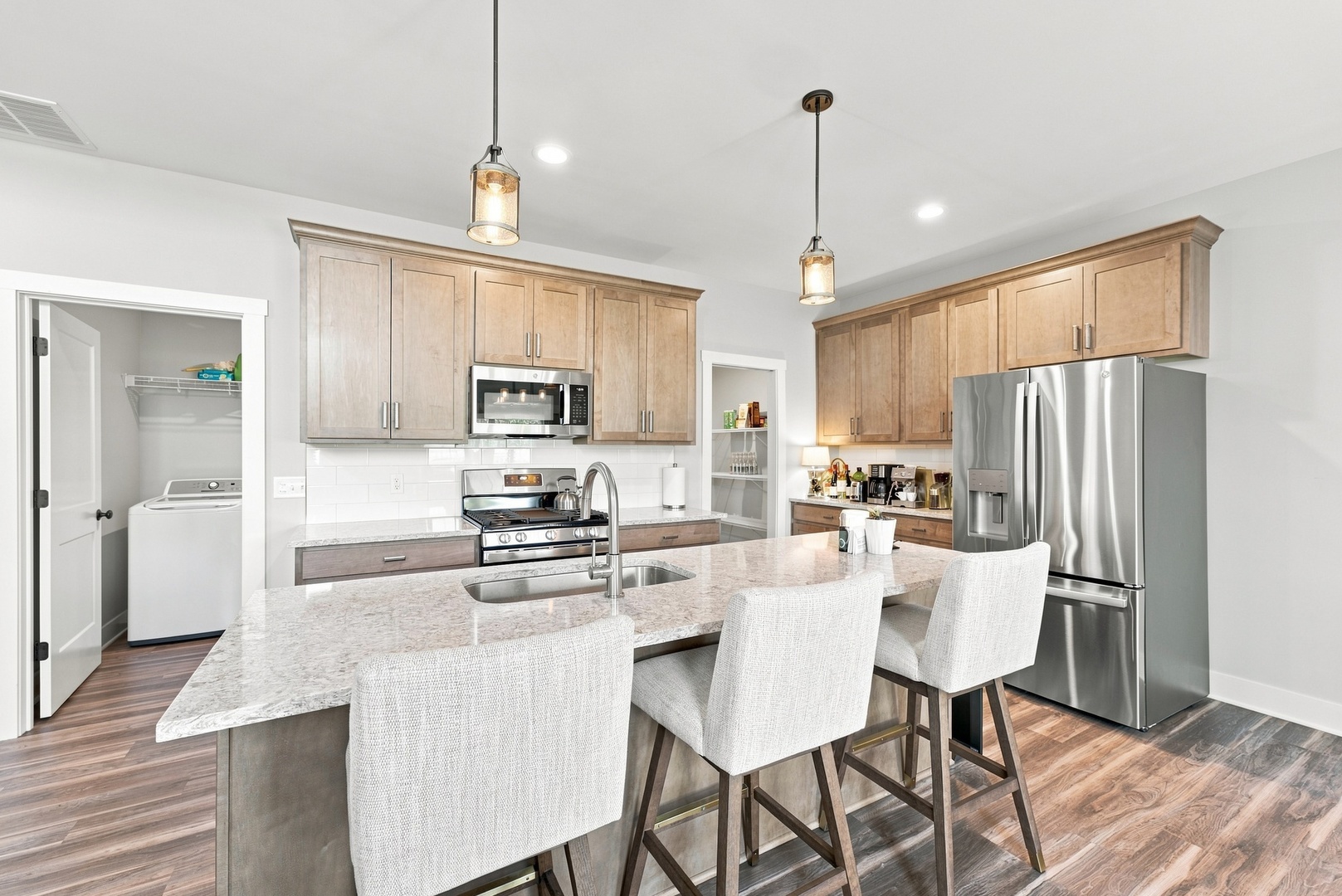 7142 Grove Crossing Property Photo 5