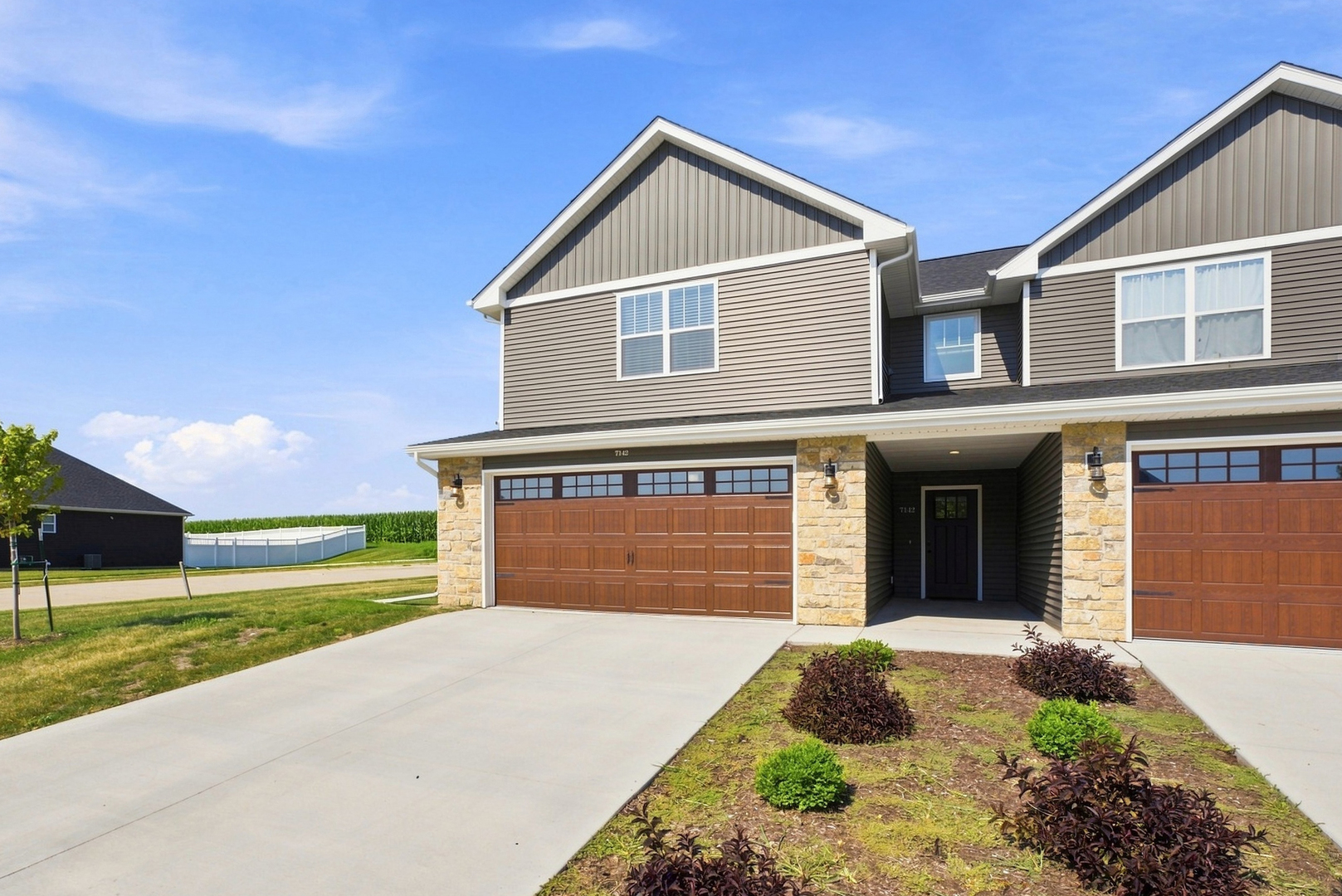 7142 Grove Crossing Property Photo 22