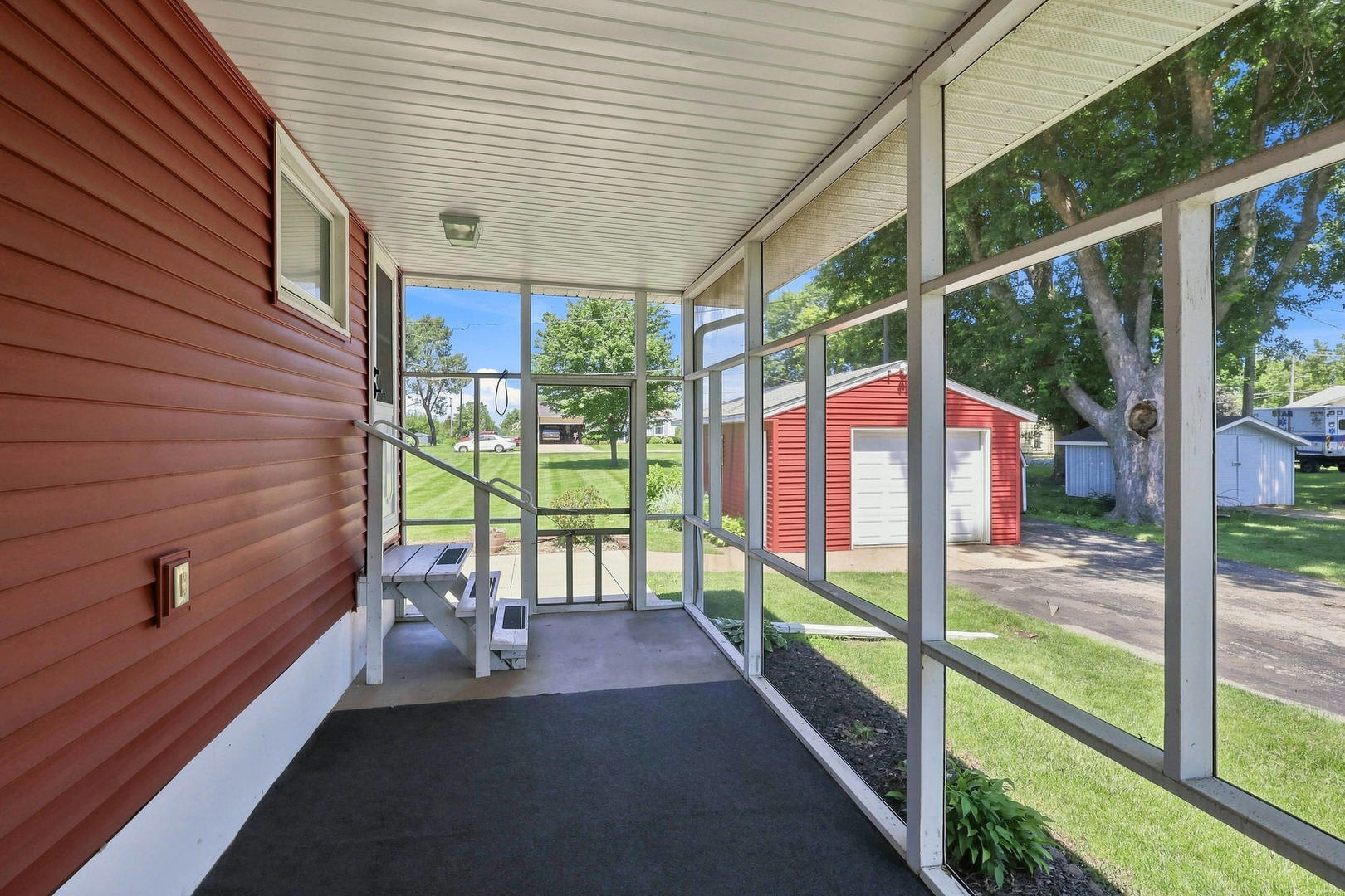 406 W Price Street Property Photo 9