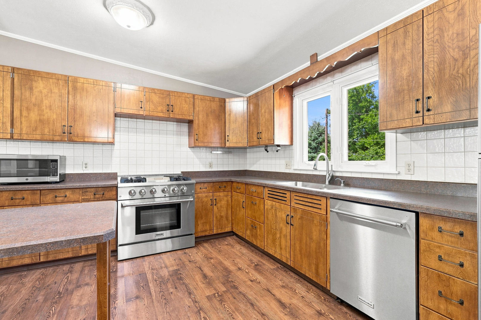 406 W Price Street Property Photo 17