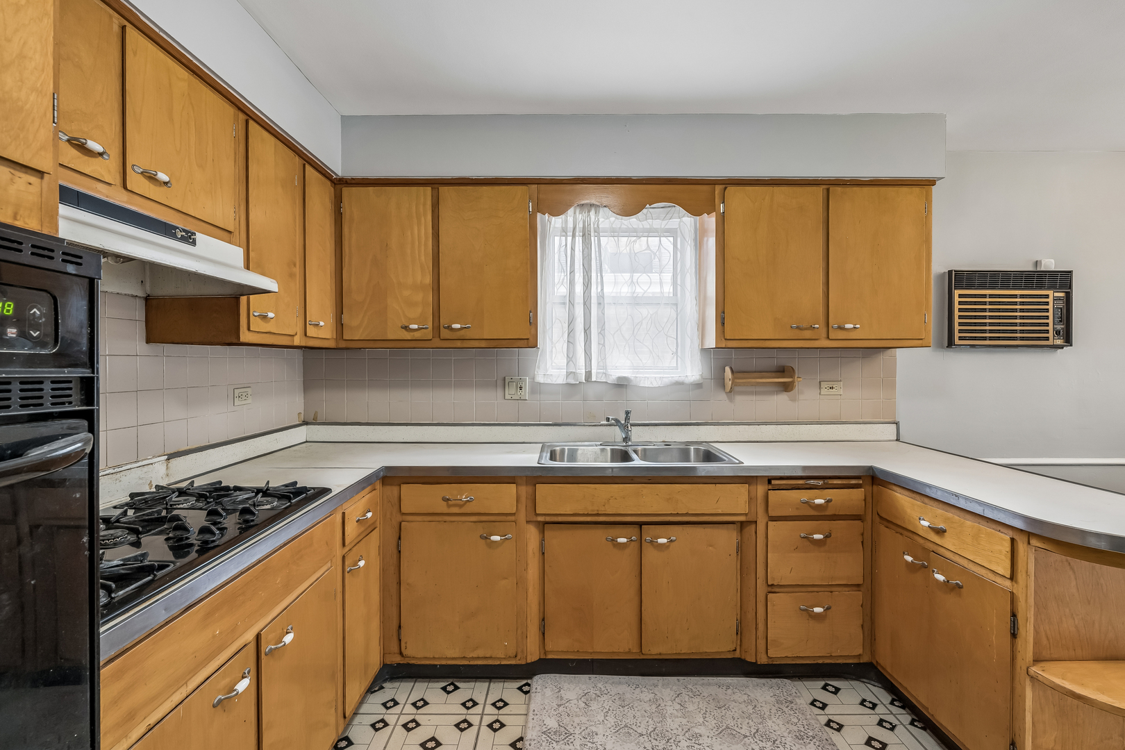 4916 N Rutherford Avenue Property Photo 11