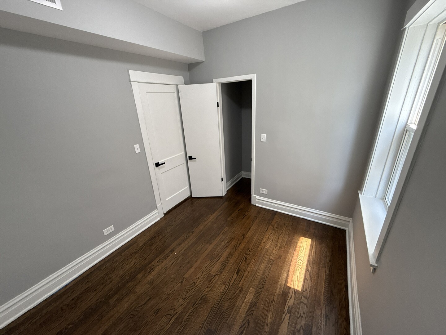 2552 N Austin Avenue 1 Property Photo 16