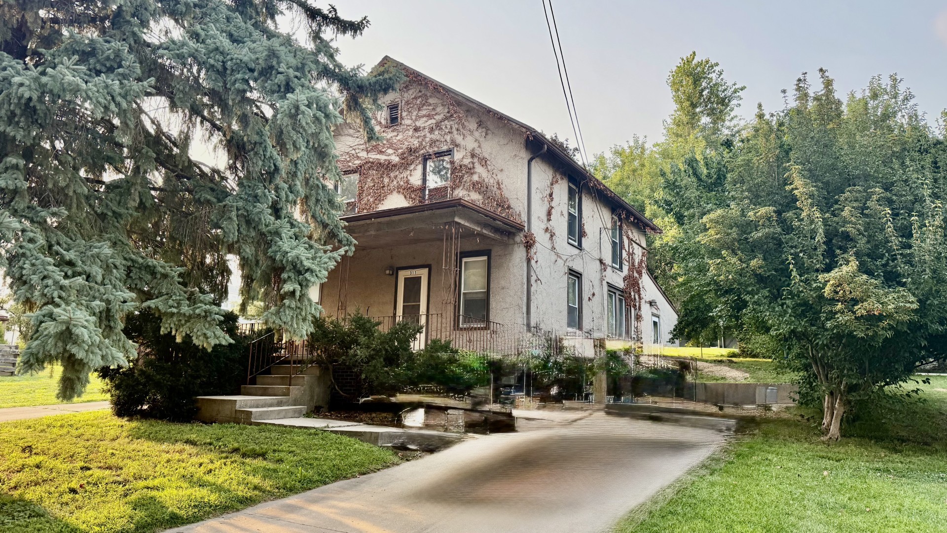 311 6th Street Property Photo 1