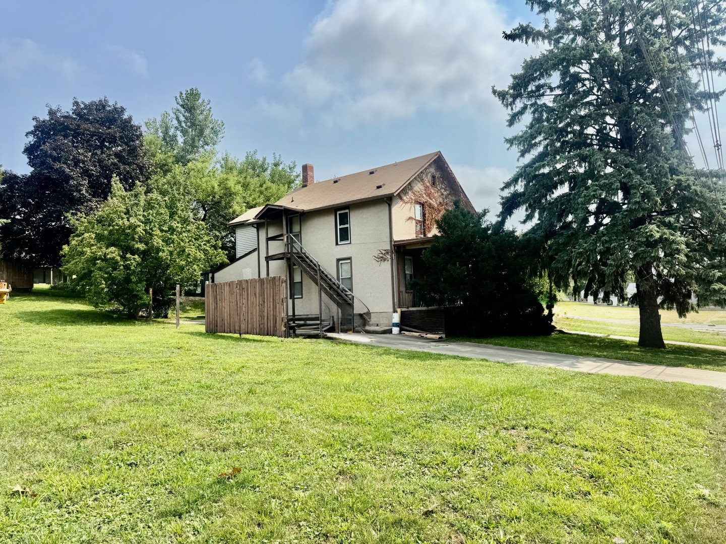 311 6th Street Property Photo 4