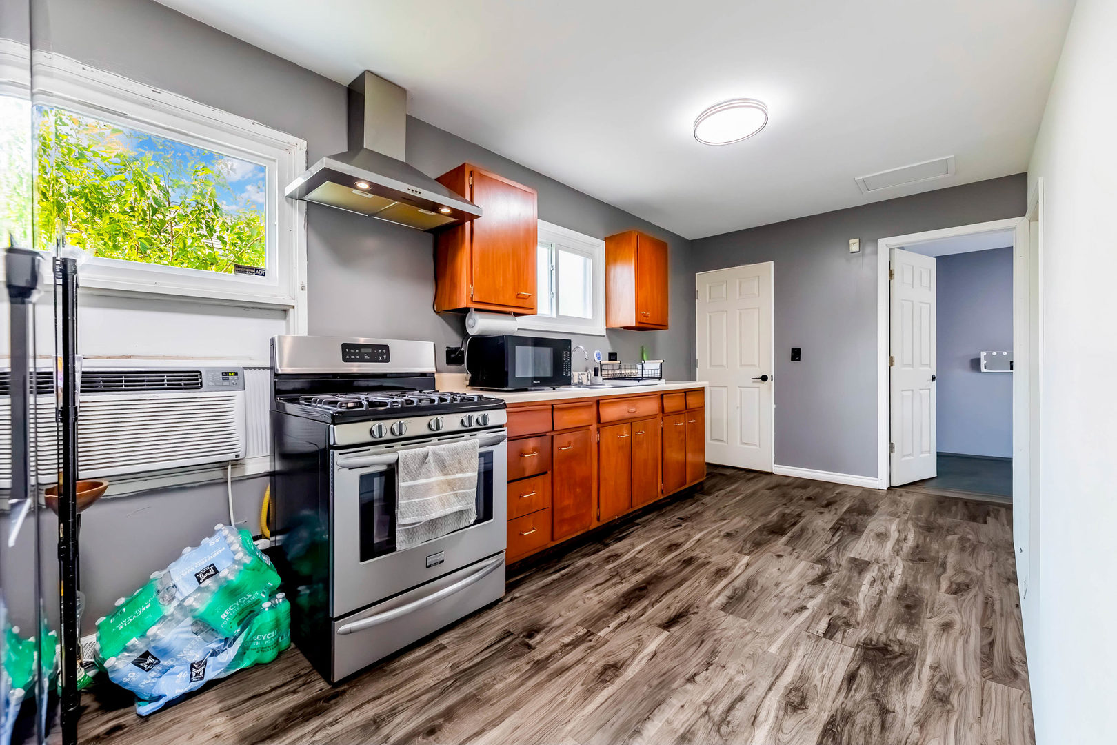 14907 Winchester Avenue Property Photo 4