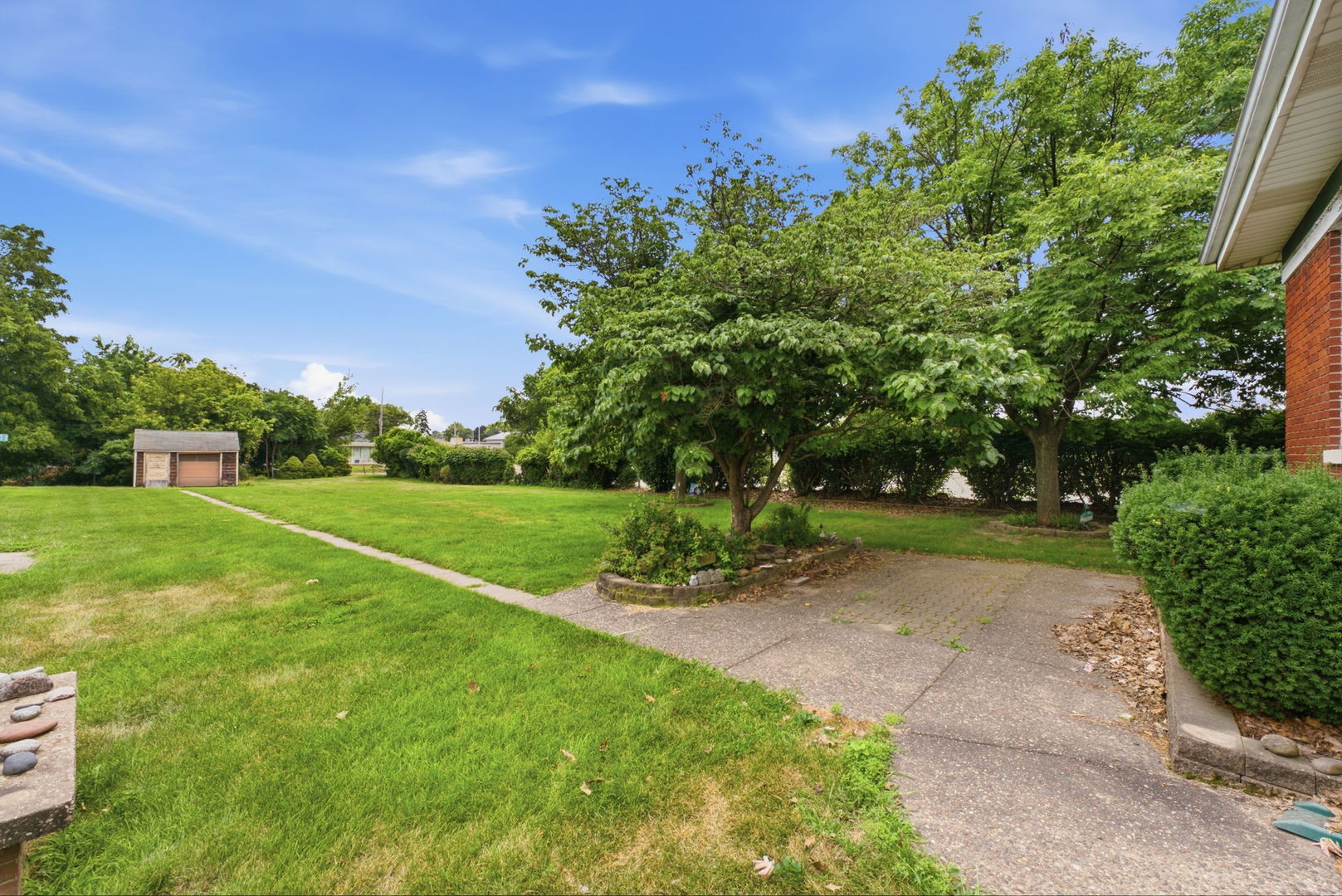 1854 27th Street Property Photo 3