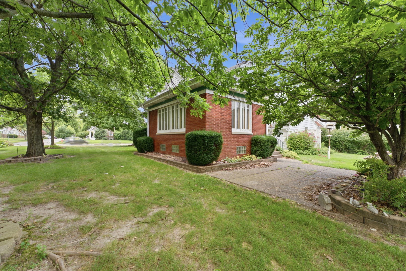 1854 27th Street Property Photo 8