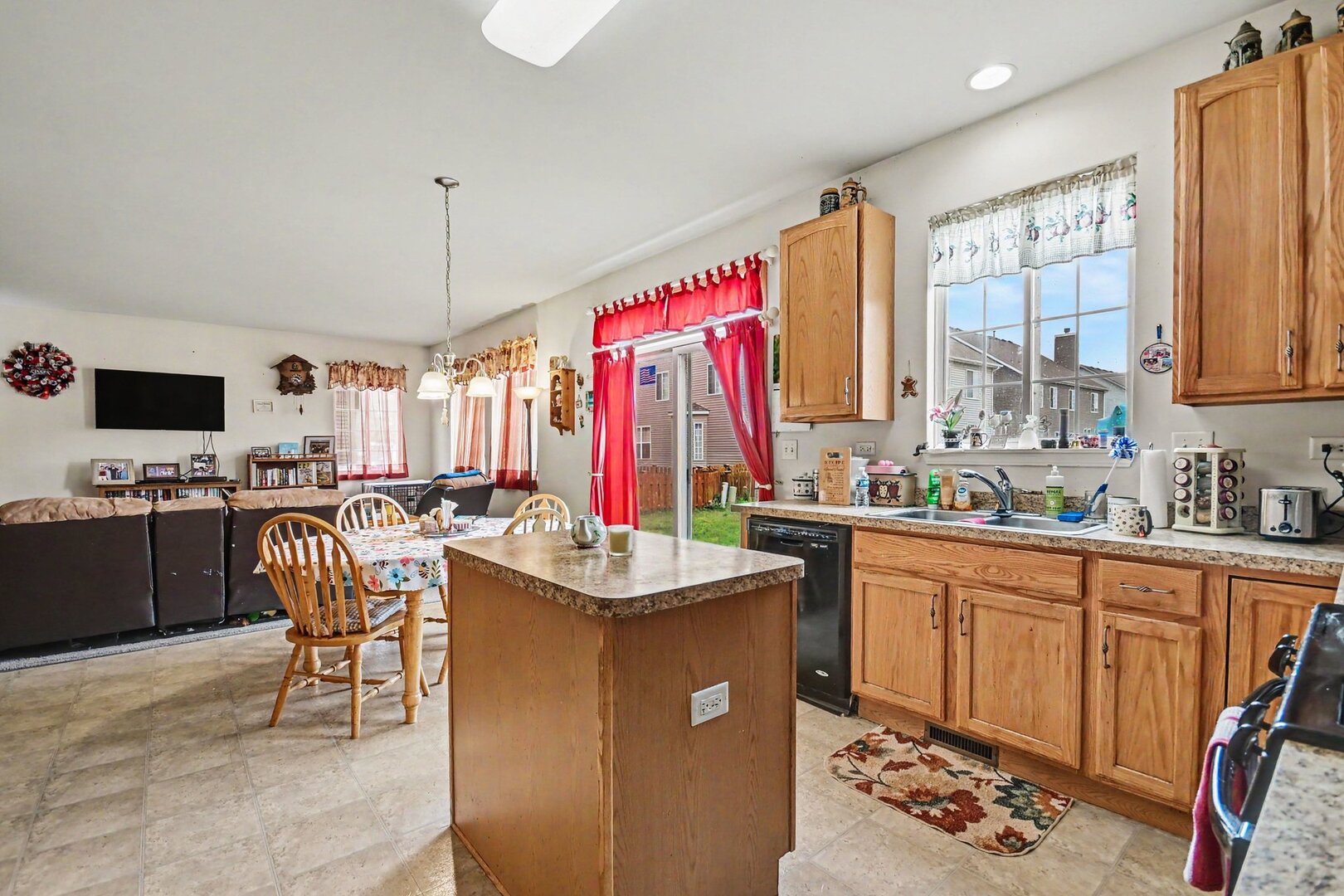 7723 Mossheather Drive Property Photo 8