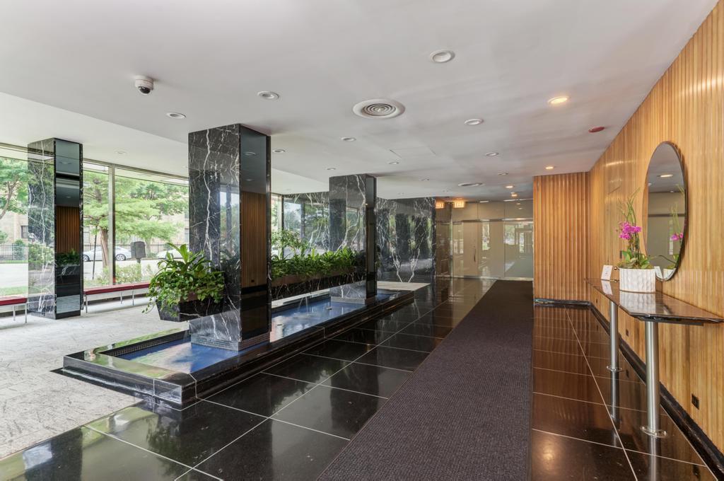 3900 N Lake Shore Drive 12e Property Photo 4
