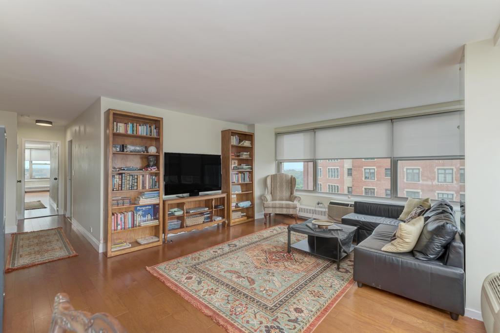 3900 N Lake Shore Drive 12e Property Photo 11