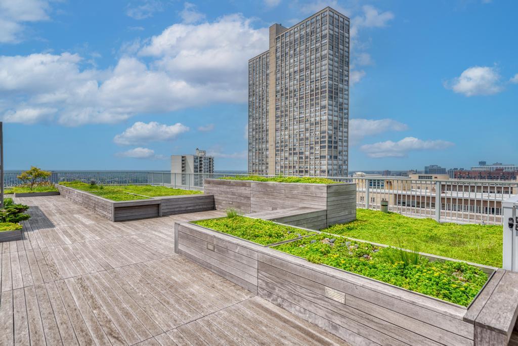 3900 N Lake Shore Drive 12e Property Photo 22