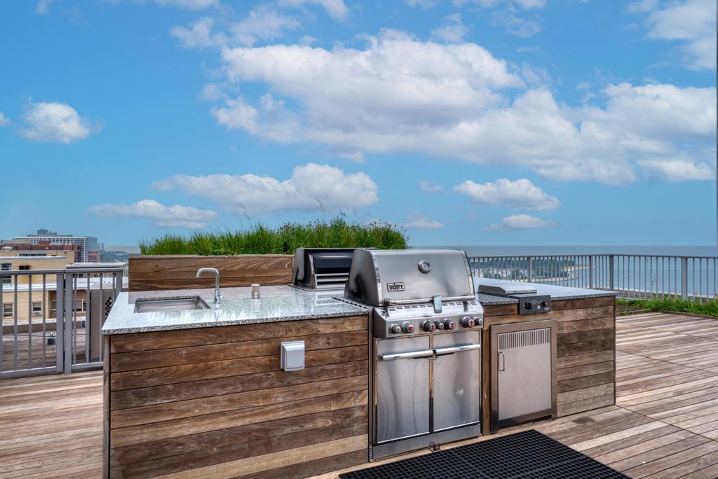 3900 N Lake Shore Drive 12e Property Photo 24