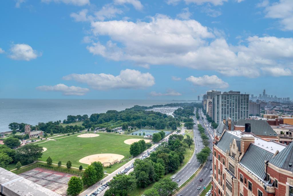 3900 N Lake Shore Drive 12e Property Photo 25