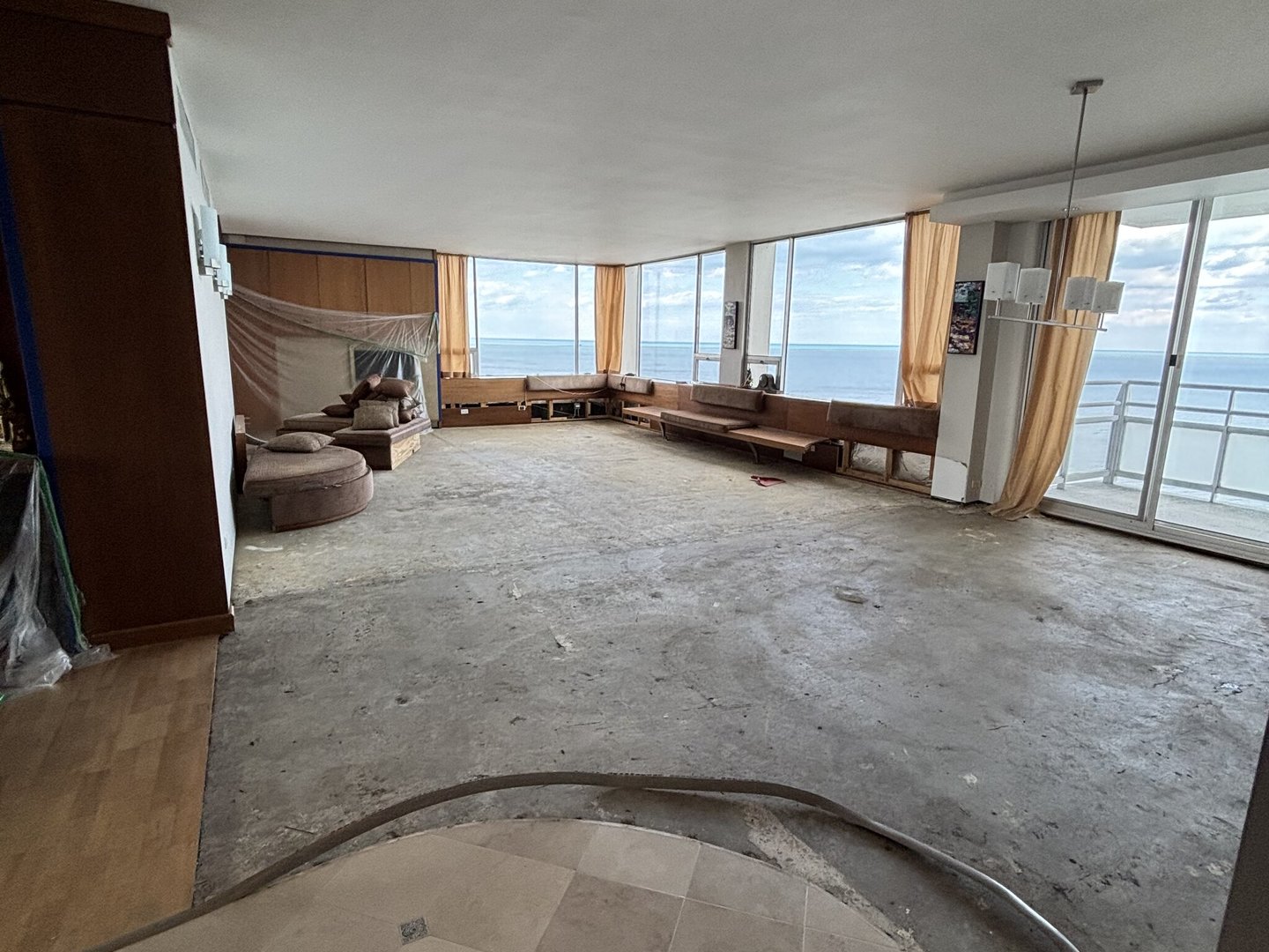 1300 N Lake Shore Drive 30d Property Photo 3