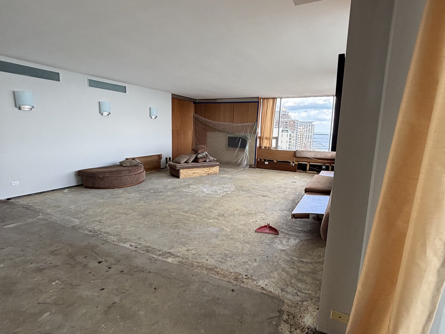 1300 N Lake Shore Drive 30d Property Photo 4