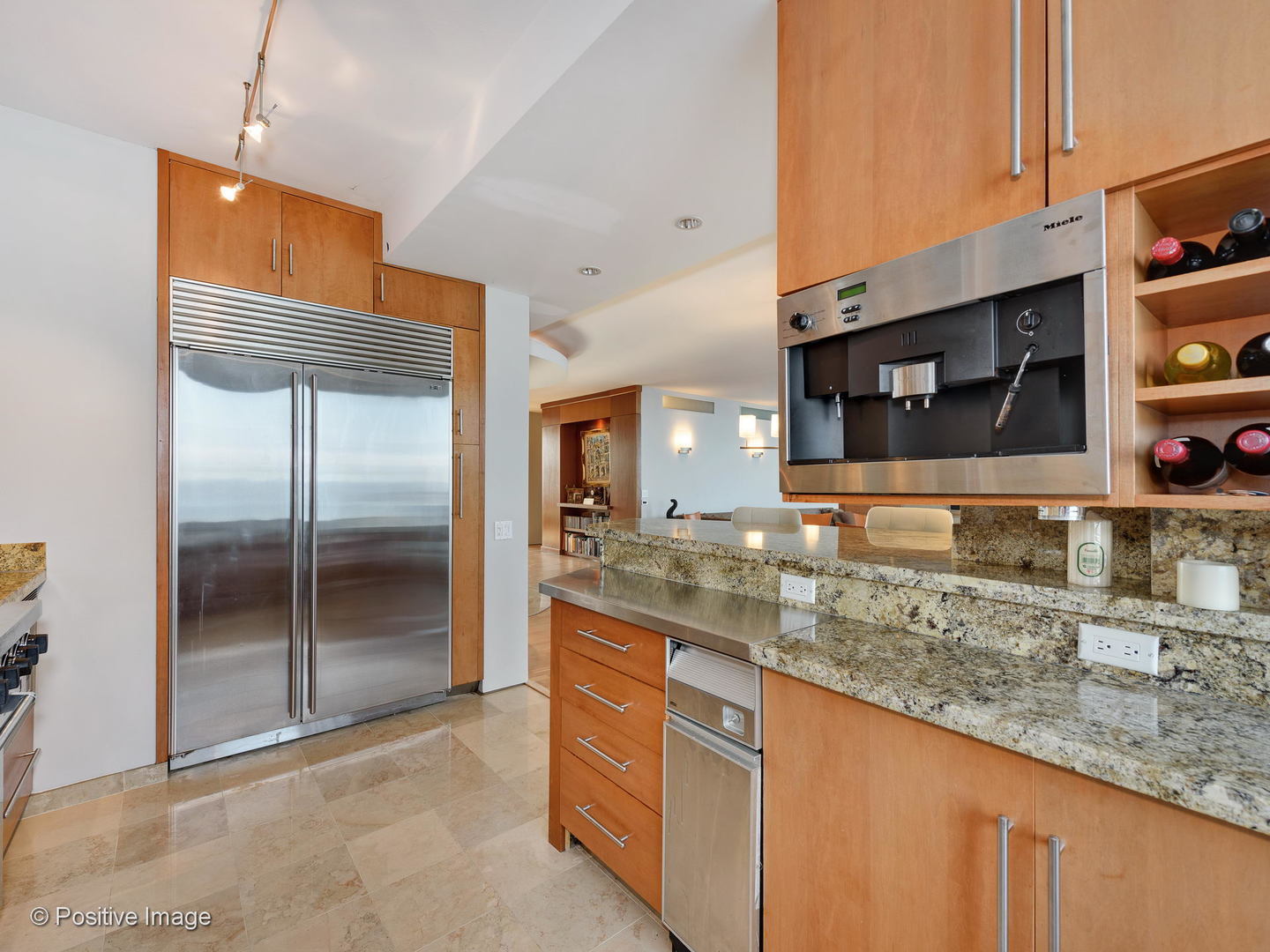 1300 N Lake Shore Drive 30d Property Photo 13