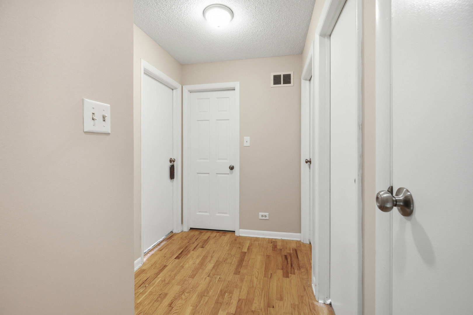 219 W Appletree Lane Property Photo 17