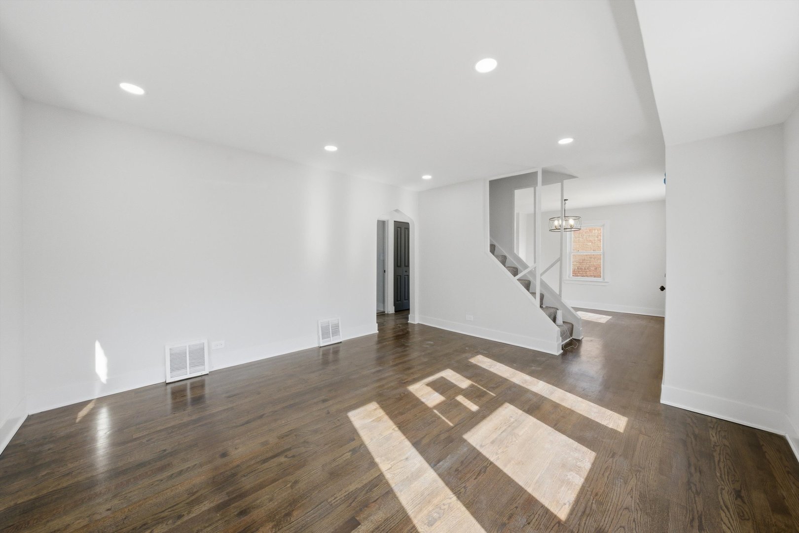 14104 S Clark Street Property Photo 6