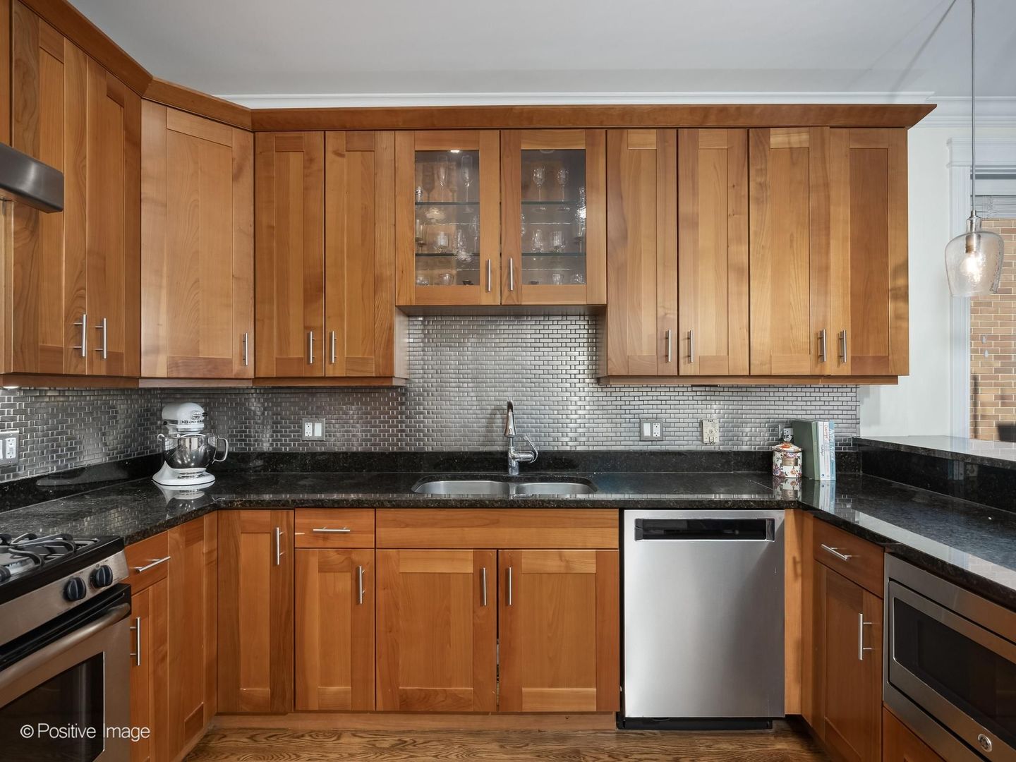 1037 W Monroe Street 3 Property Photo 6