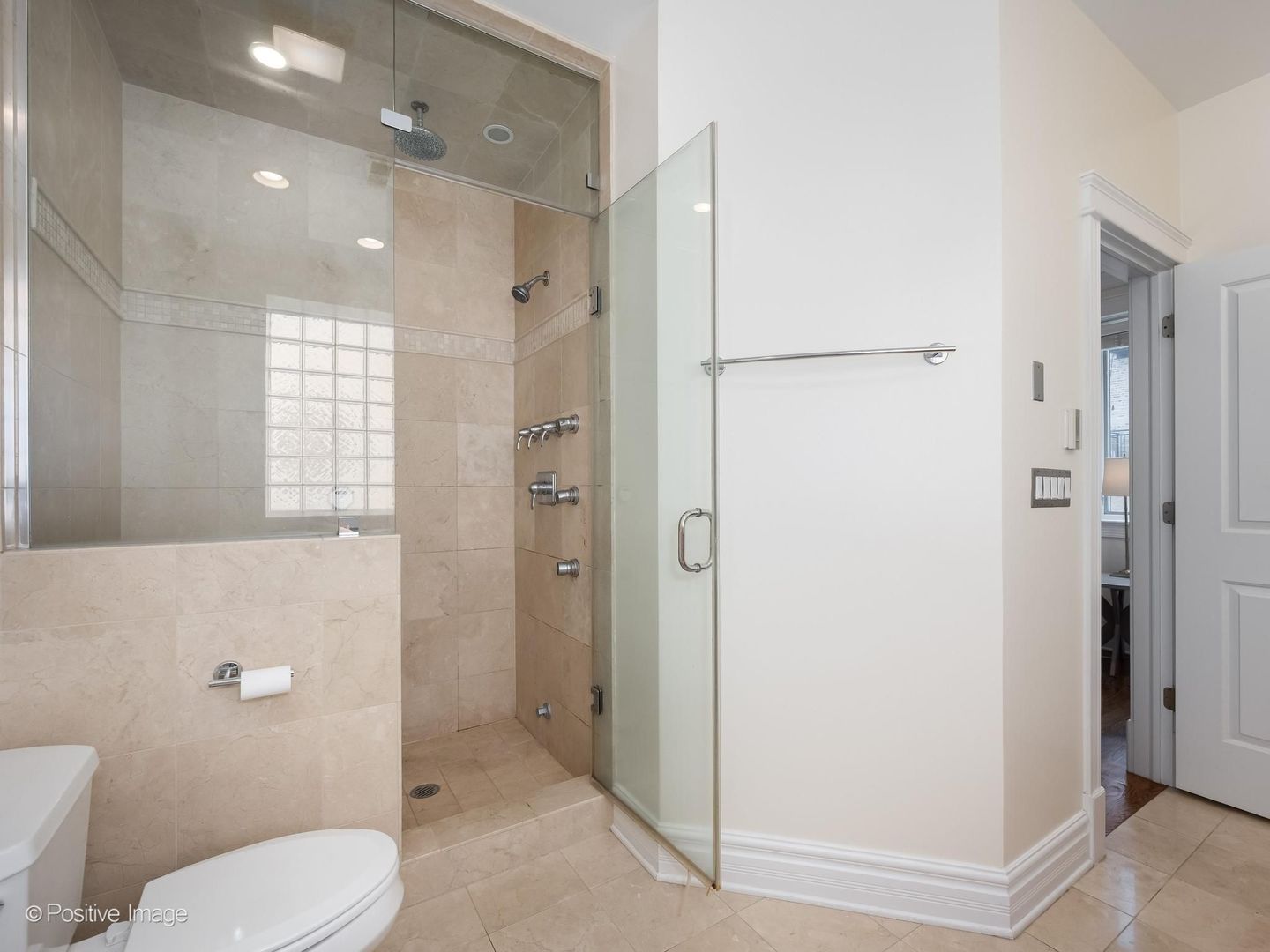 1037 W Monroe Street 3 Property Photo 11