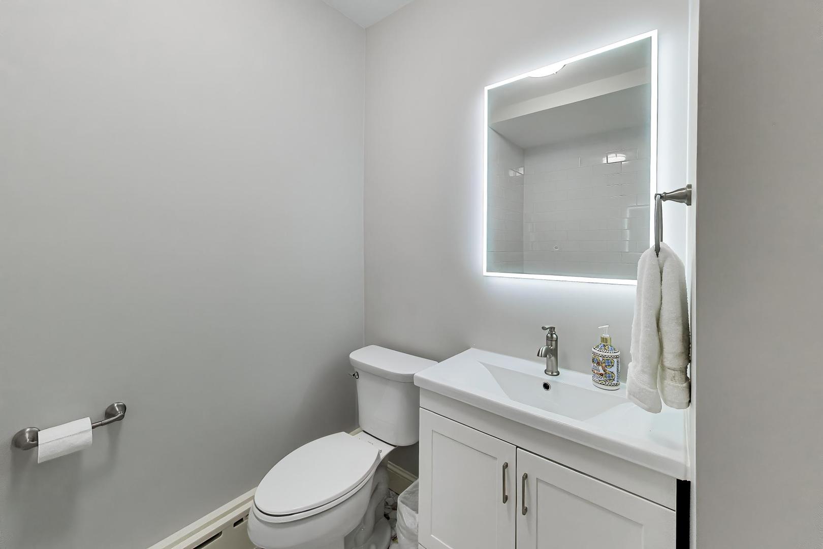 1112 S Home Avenue Property Photo 17